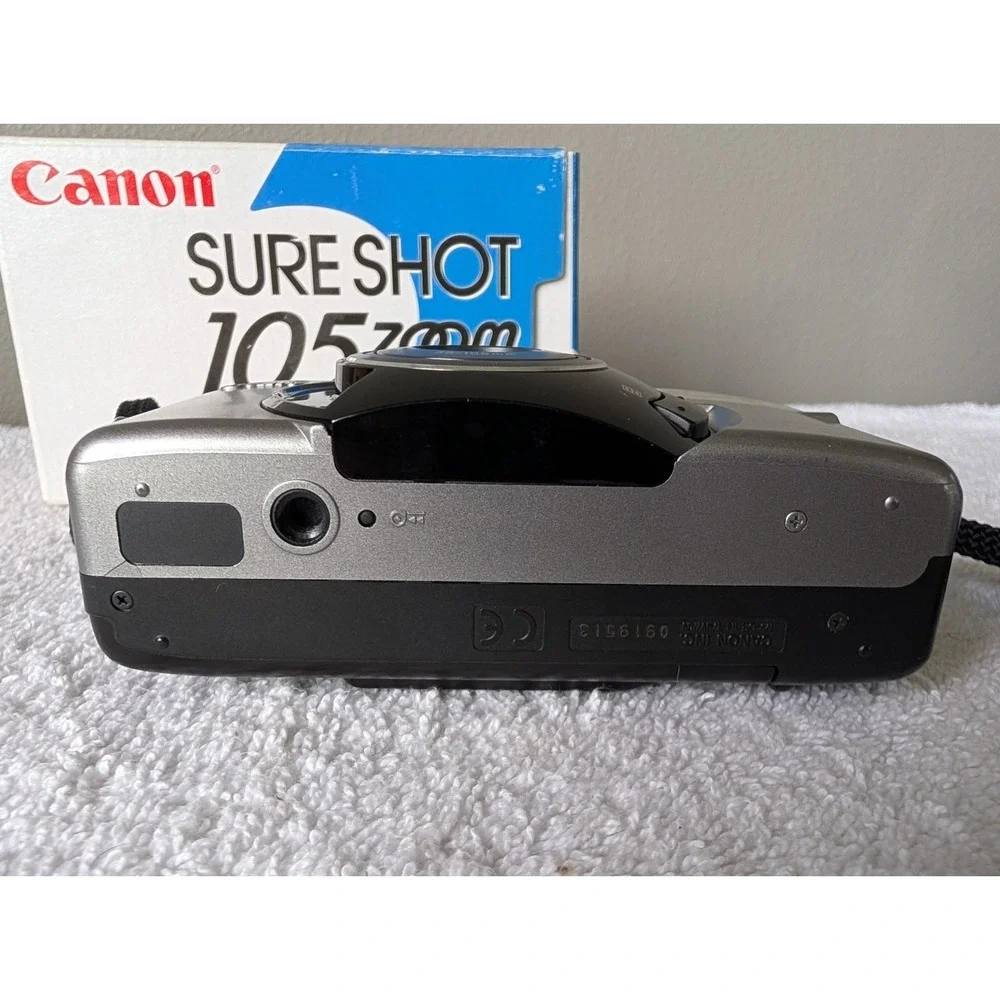 Canon Sure Shot 60 Zoom Shot 35mm Point & Shoot Film Camera Works Extra Film Box